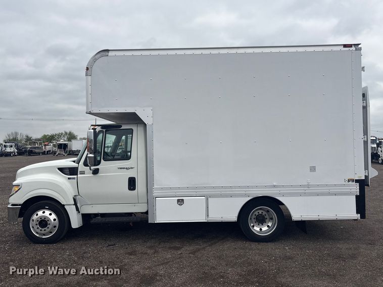 image for item EG8933 2014 International TerraStar box truck