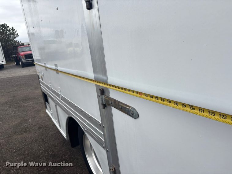 image for item EG8933 2014 International TerraStar box truck