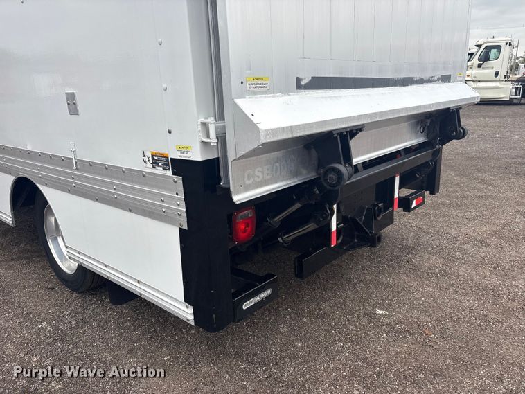 image for item EG8933 2014 International TerraStar box truck