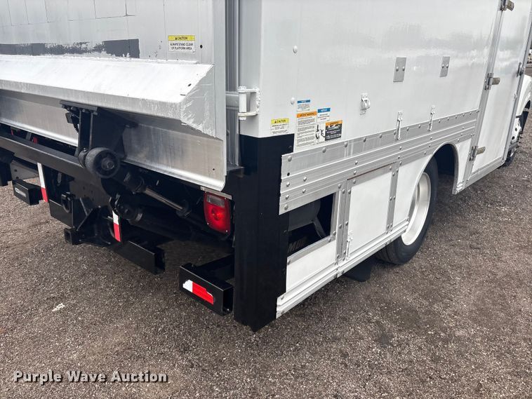 image for item EG8933 2014 International TerraStar box truck