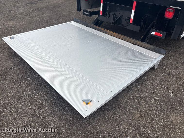 image for item EG8933 2014 International TerraStar box truck