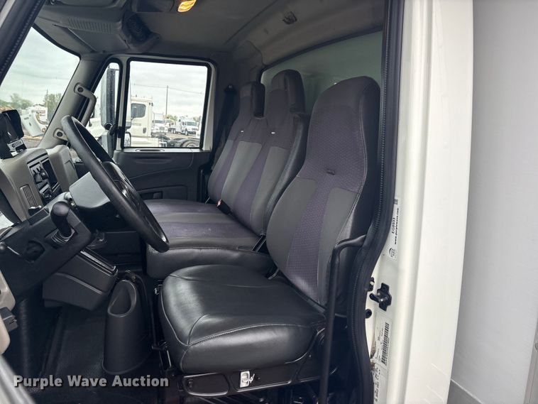 image for item EG8933 2014 International TerraStar box truck