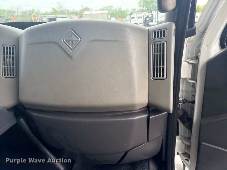 image for item EG8933 2014 International TerraStar box truck