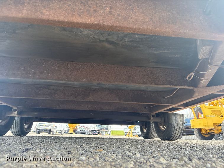 image for item EG8956 2000 Nationwide enclosed cargo trailer