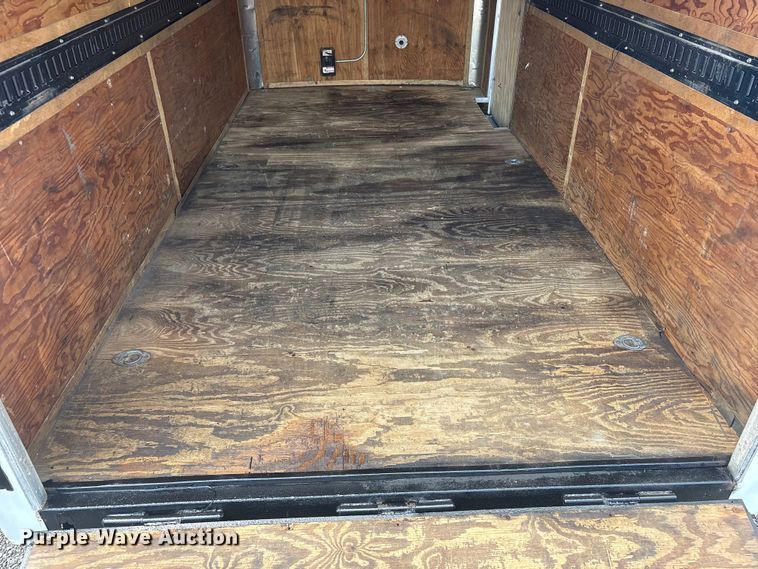 image for item EG8956 2000 Nationwide enclosed cargo trailer