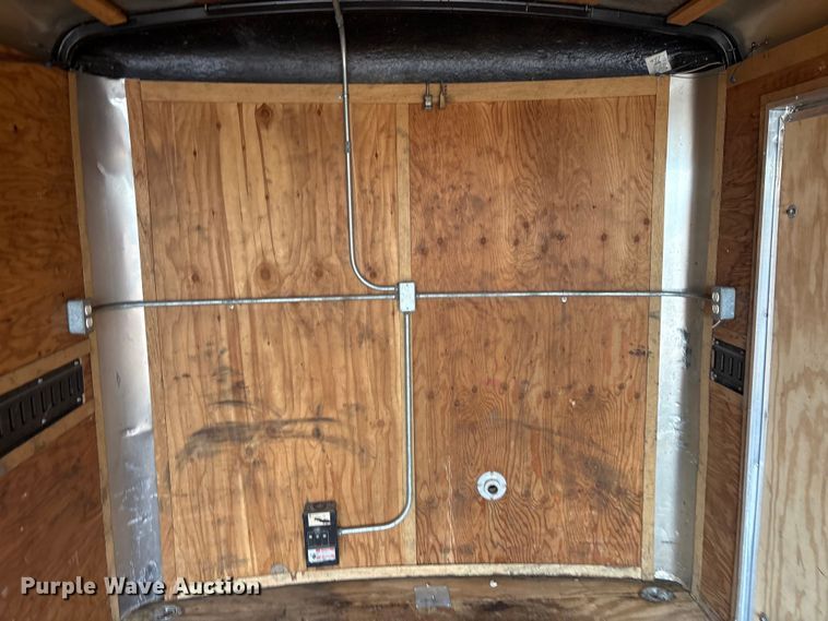 image for item EG8956 2000 Nationwide enclosed cargo trailer