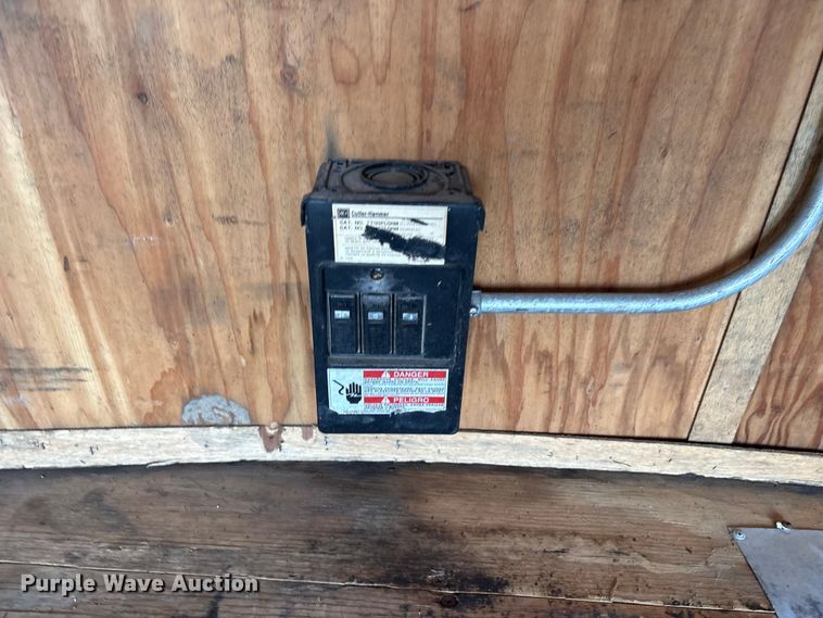 image for item EG8956 2000 Nationwide enclosed cargo trailer