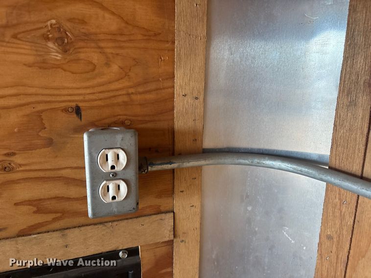 image for item EG8956 2000 Nationwide enclosed cargo trailer