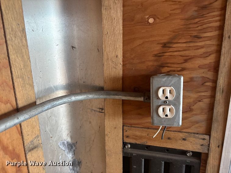 image for item EG8956 2000 Nationwide enclosed cargo trailer