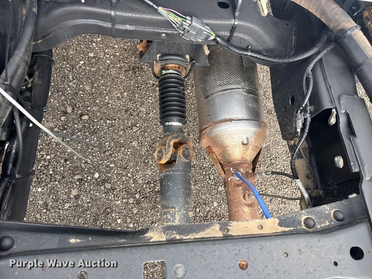 image for item EG8995 2019 Ford F550 Crew Cab truck cab and chassis