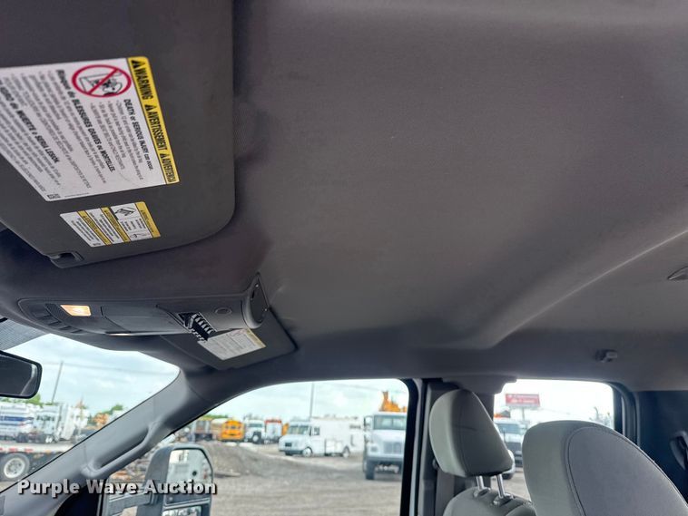 image for item EG8995 2019 Ford F550 Crew Cab truck cab and chassis