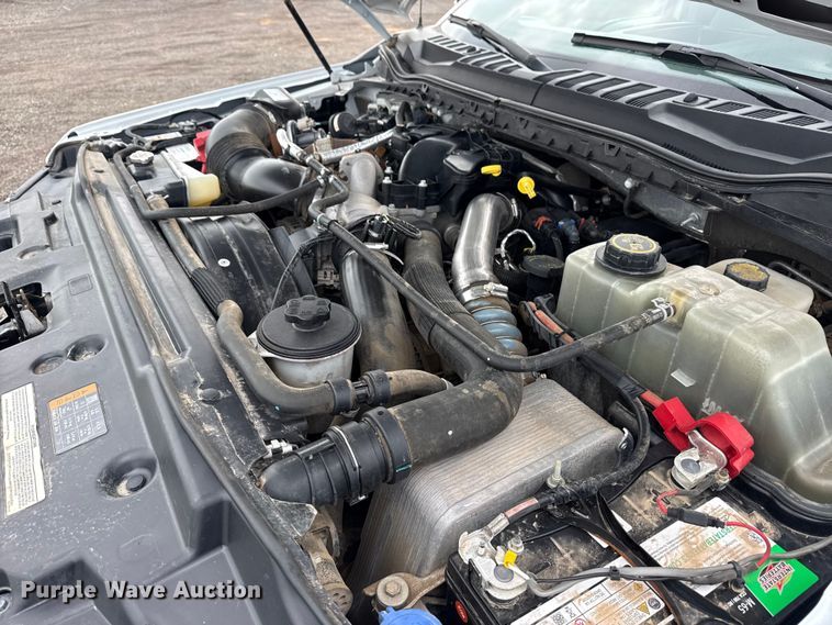 image for item EG8995 2019 Ford F550 Crew Cab truck cab and chassis