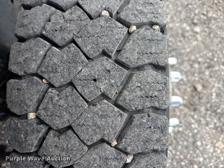 image for item EG8995 2019 Ford F550 Crew Cab truck cab and chassis