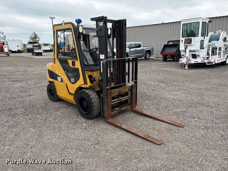 image for item EG9008 Caterpillar 2PD6000 forklift