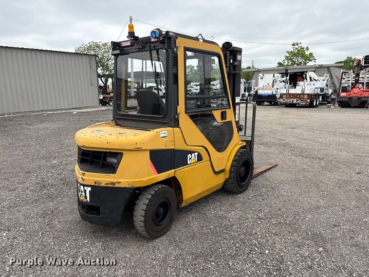 image for item EG9008 Caterpillar 2PD6000 forklift