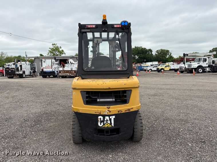 image for item EG9008 Caterpillar 2PD6000 forklift