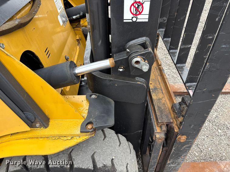 image for item EG9008 Caterpillar 2PD6000 forklift