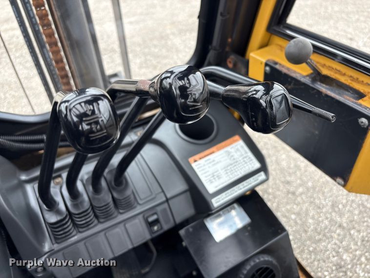 image for item EG9008 Caterpillar 2PD6000 forklift