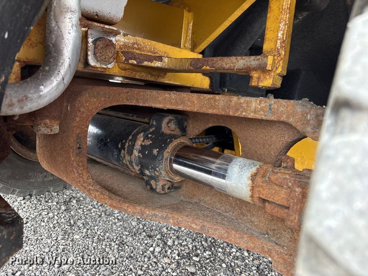 image for item EG9008 Caterpillar 2PD6000 forklift