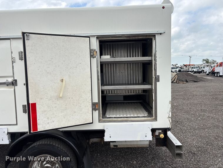 image for item EG9022 2019 Ford E450 Super Duty refrigerated delivery truck