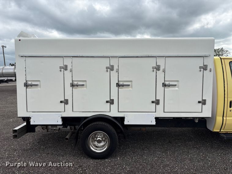 image for item EG9022 2019 Ford E450 Super Duty refrigerated delivery truck
