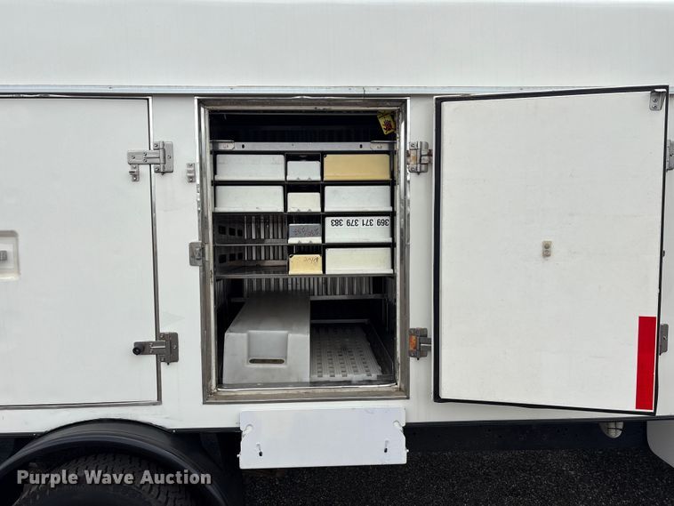 image for item EG9022 2019 Ford E450 Super Duty refrigerated delivery truck