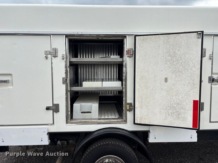 image for item EG9022 2019 Ford E450 Super Duty refrigerated delivery truck