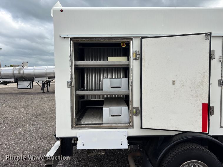 image for item EG9022 2019 Ford E450 Super Duty refrigerated delivery truck