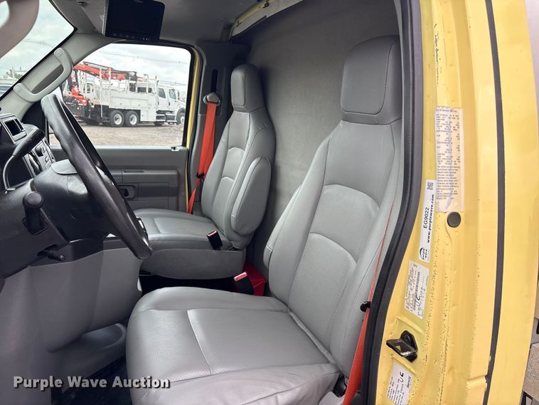 image for item EG9022 2019 Ford E450 Super Duty refrigerated delivery truck
