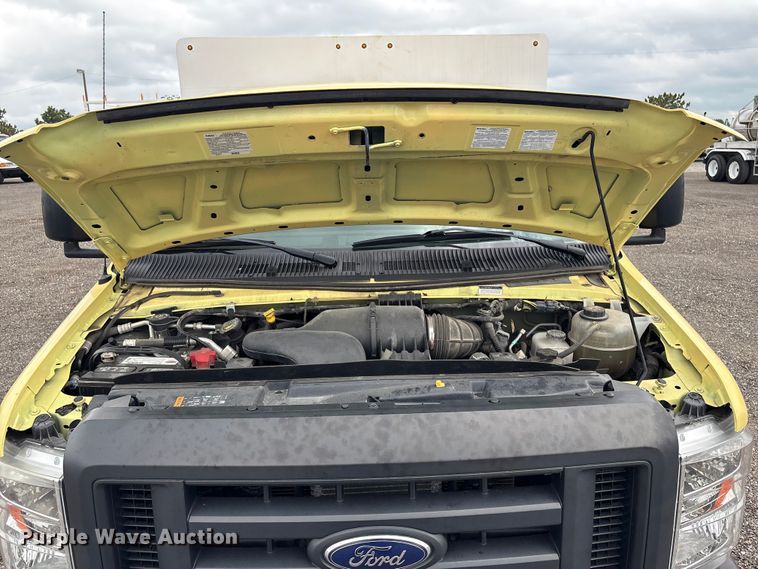 image for item EG9022 2019 Ford E450 Super Duty refrigerated delivery truck
