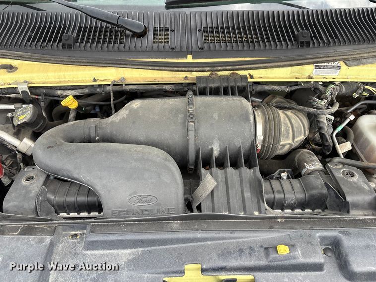 image for item EG9022 2019 Ford E450 Super Duty refrigerated delivery truck