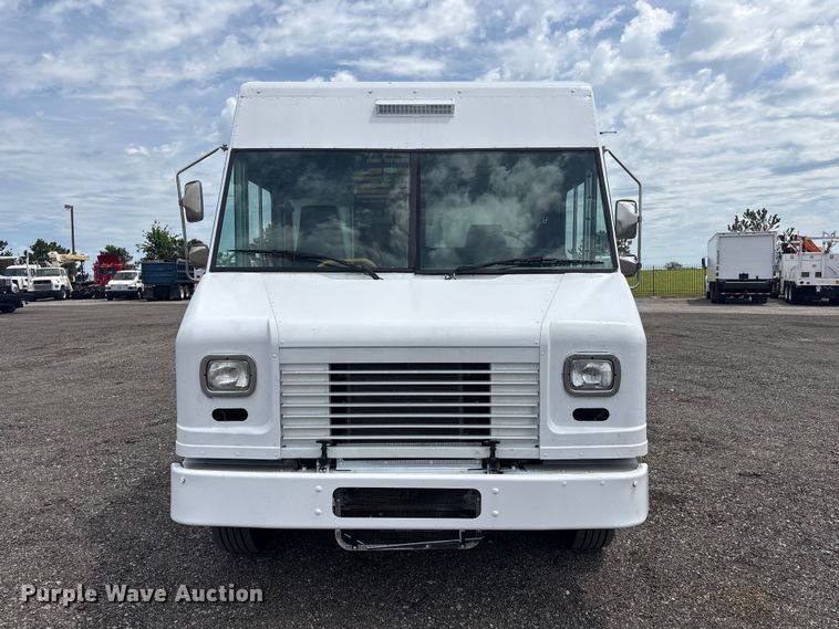 image for item EG9039 2016 Ford F59 delivery truck