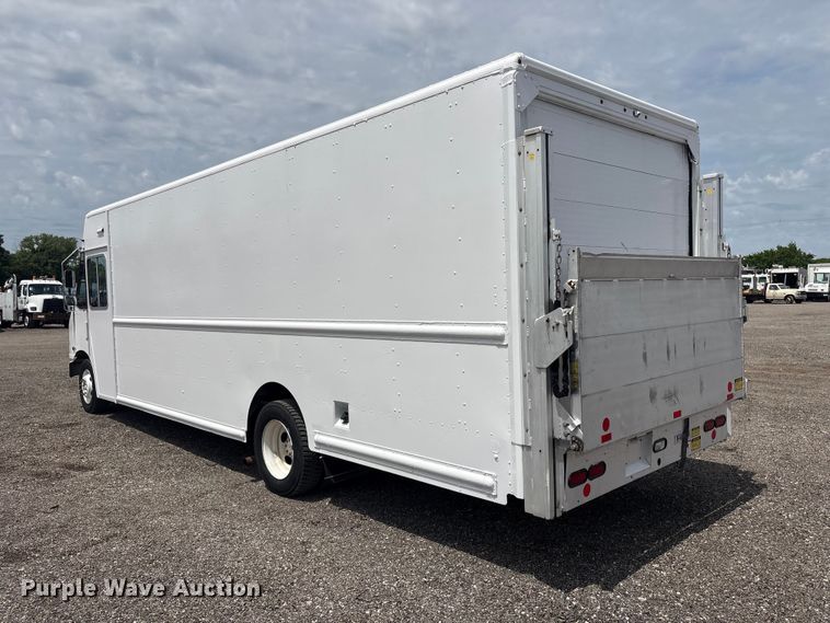 image for item EG9039 2016 Ford F59 delivery truck