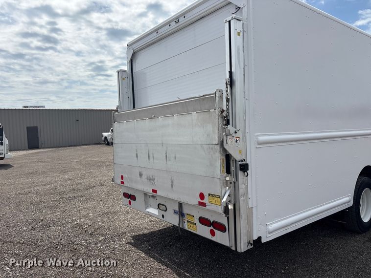 image for item EG9039 2016 Ford F59 delivery truck