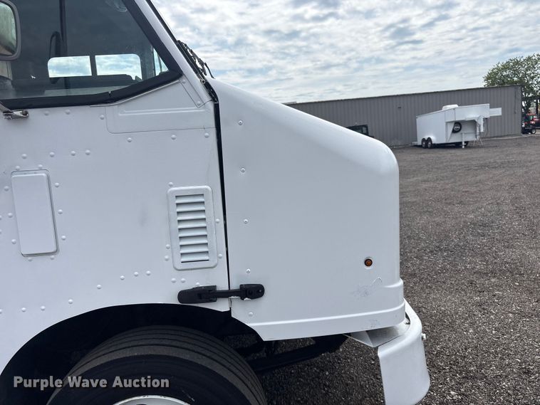 image for item EG9039 2016 Ford F59 delivery truck