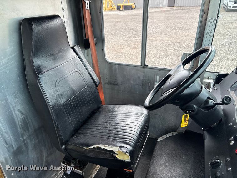 image for item EG9039 2016 Ford F59 delivery truck