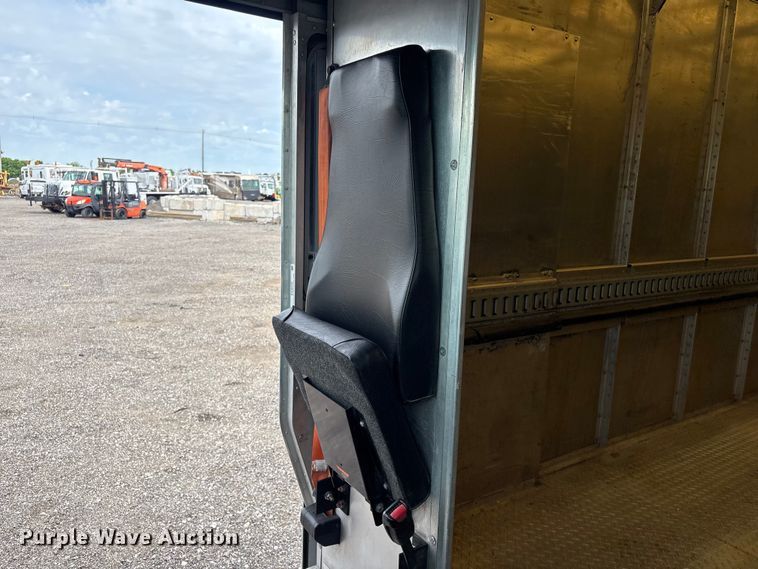image for item EG9039 2016 Ford F59 delivery truck