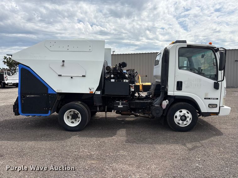 image for item EG9040 2016 Isuzu NPR street sweeper truck