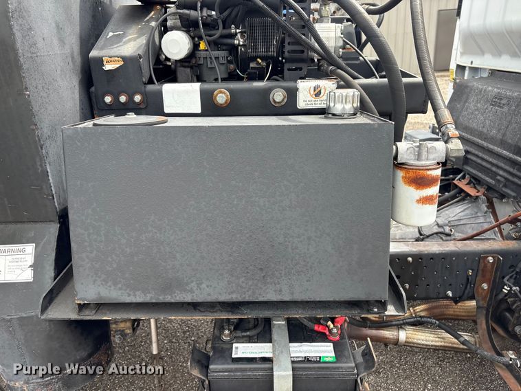 image for item EG9040 2016 Isuzu NPR street sweeper truck