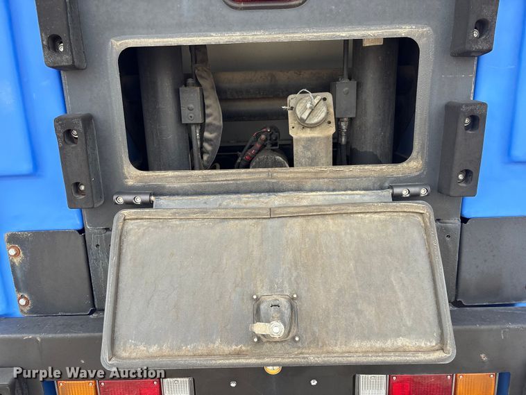 image for item EG9040 2016 Isuzu NPR street sweeper truck