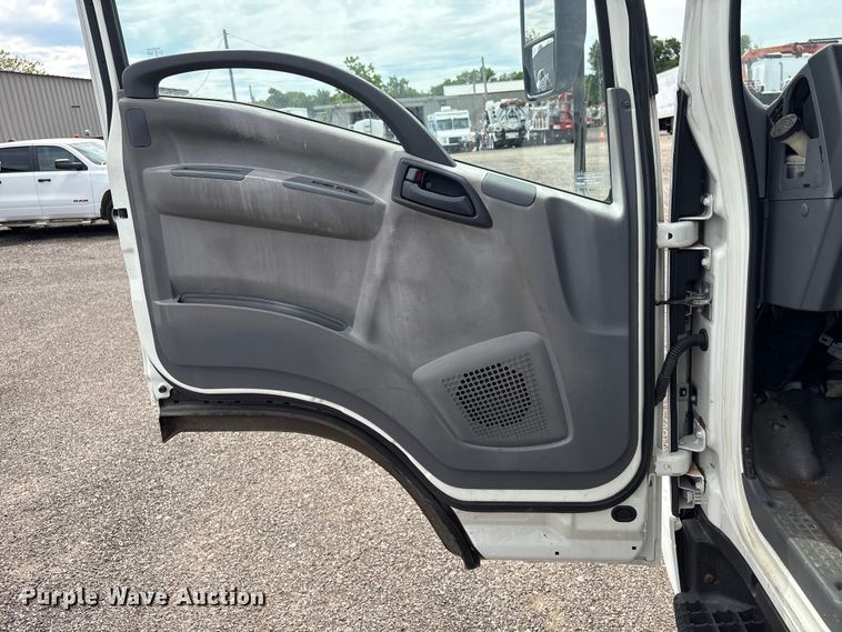 image for item EG9040 2016 Isuzu NPR street sweeper truck