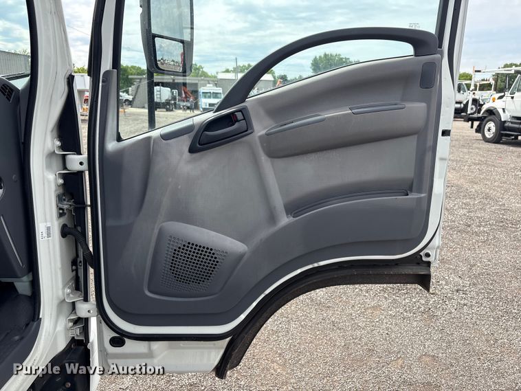 image for item EG9040 2016 Isuzu NPR street sweeper truck
