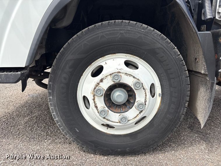 image for item EG9040 2016 Isuzu NPR street sweeper truck