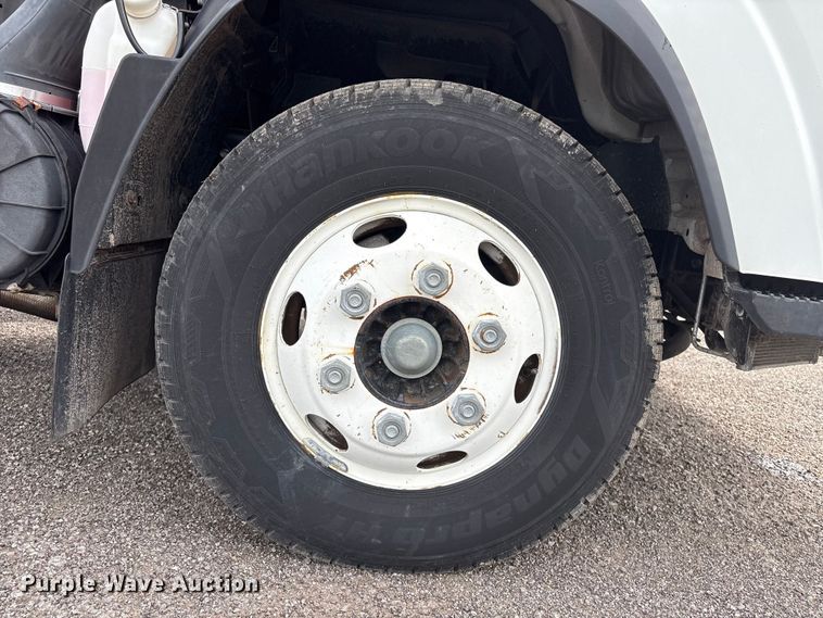 image for item EG9040 2016 Isuzu NPR street sweeper truck