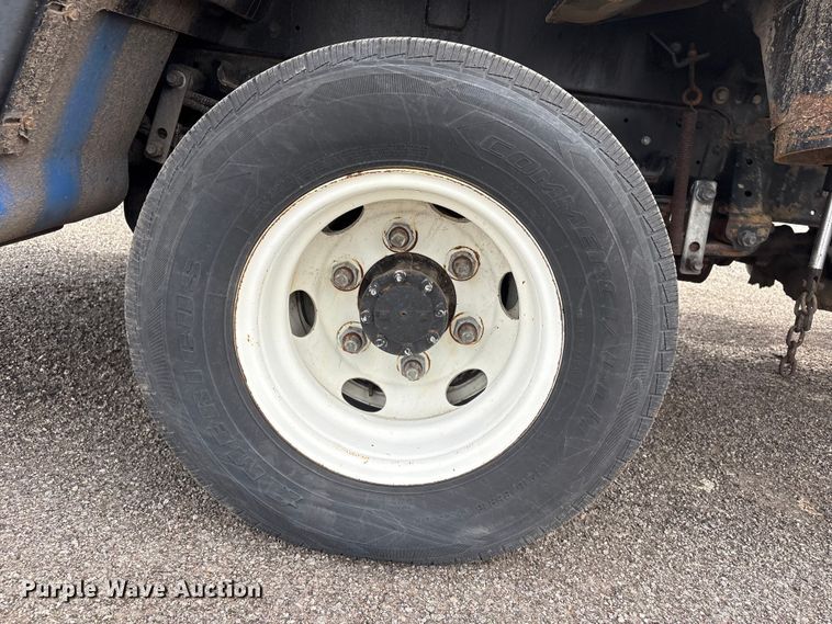 image for item EG9040 2016 Isuzu NPR street sweeper truck