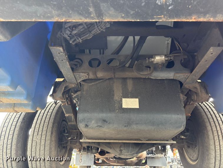 image for item EG9040 2016 Isuzu NPR street sweeper truck