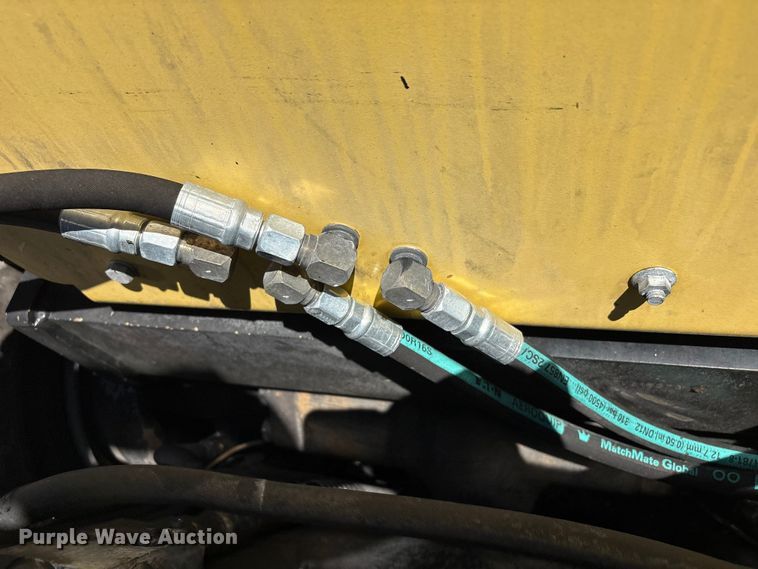 image for item EG9073 2004 Hyster H80XM forklift