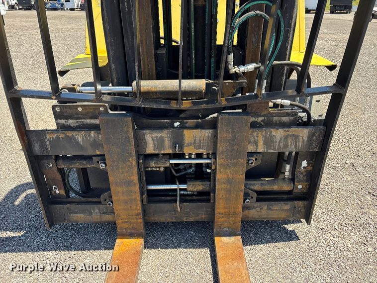 image for item EG9073 2004 Hyster H80XM forklift