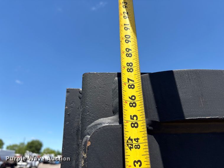 image for item EG9073 2004 Hyster H80XM forklift