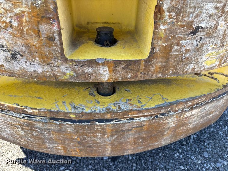 image for item EG9073 2004 Hyster H80XM forklift